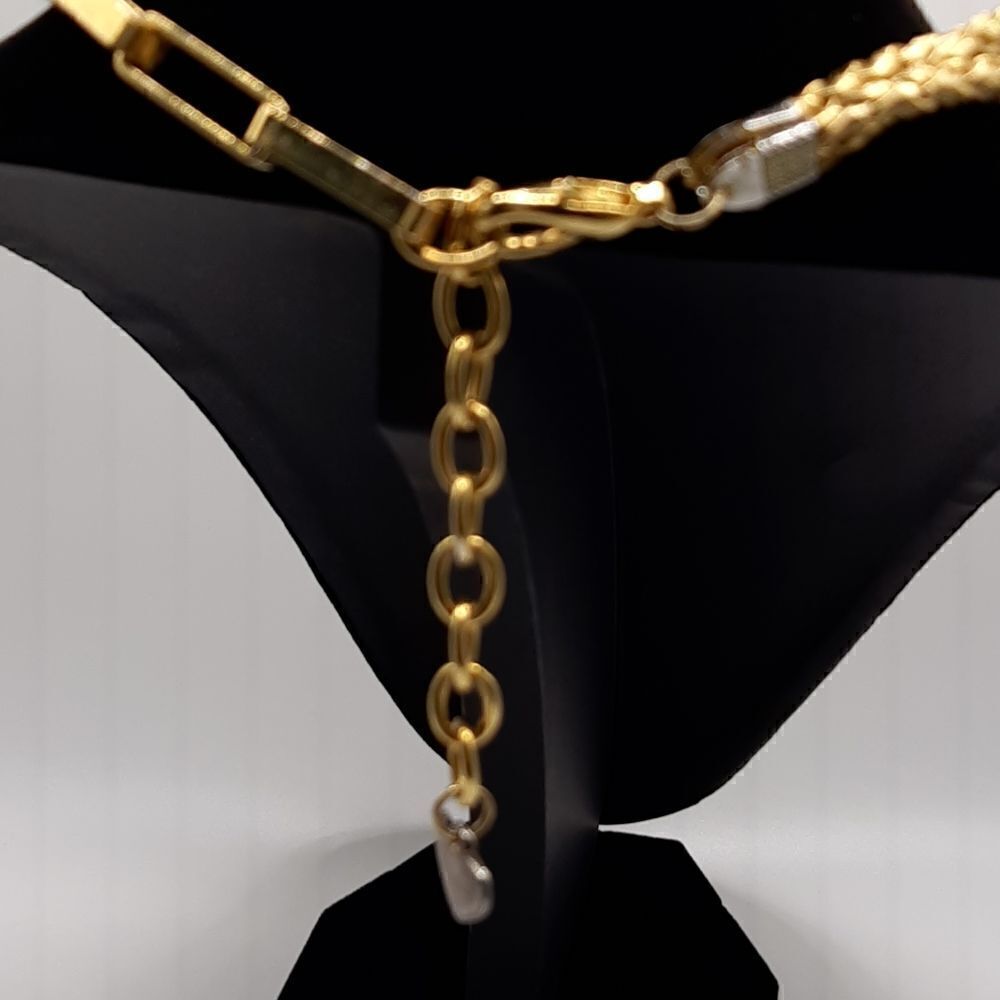 NEW Gold toned necklace with pendant - Picture 7 of 7